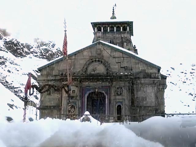 केदारनाथ में पुनर्निर्माण की मुहिम