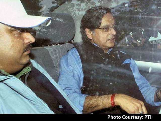 Shashi Tharoor Admitted to 'Marital Trouble' in 4-Hour Questioning on Wife Sunanda's Death: Sources