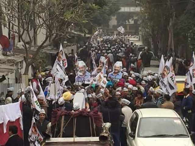 Video : Arvind Kejriwal's 7-km Roadshow: Flashmobs, Slogans and a Show of Strength