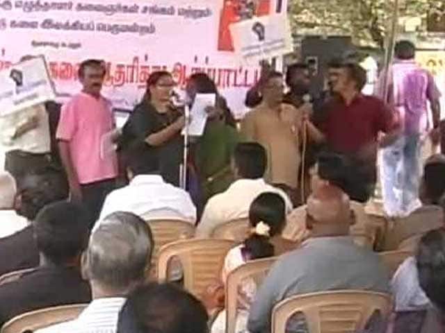 Video : Tamil Nadu Rallies in Support of Novelist Perumal Murugan