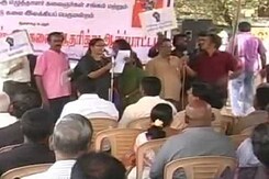 Tamil Nadu Rallies in Support of Novelist Perumal Murugan Tamil Nadu Rallies in Support of Novelist Perumal Murugan