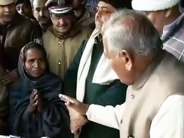 Videos : हिन्दू महिला ने बचाई 10 मुस्लिमों की जान
