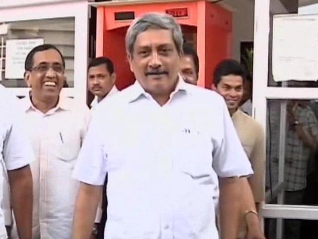 Defence Minister Monohar Parrikar Meant IK Gujral in 'Former PMs' Bombshell: Sources