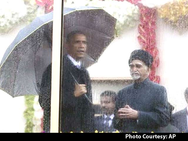 Video : Obamas' Enclosure for Republic Day: Bullet Proof but not Weather Proof
