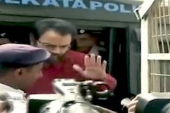 जेल के बाहर पूर्व टीएमसी सांसद कुणाल घोष का ड्रामा जेल के बाहर पूर्व टीएमसी सांसद कुणाल घोष का ड्रामा