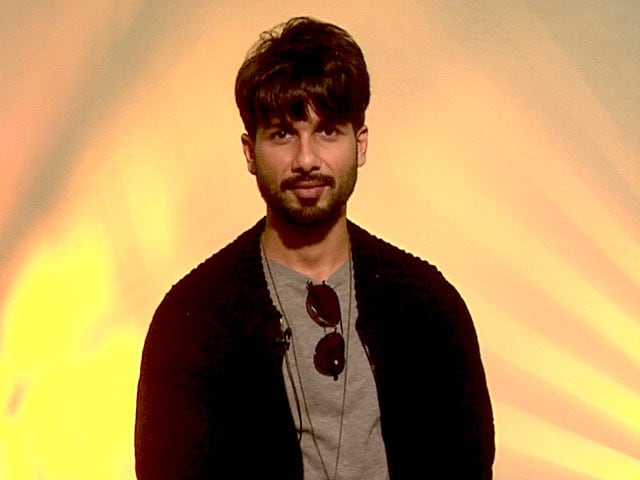 Video : Shahid Kapur Lends a Voice to Battling Cancer Effectively