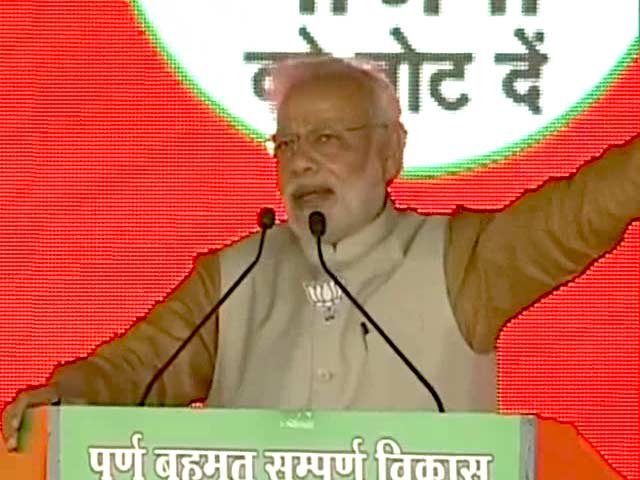 ‘छतों पर सोलर पैनल लगाए, सरकार आपसे खरीदेगी बिजली’