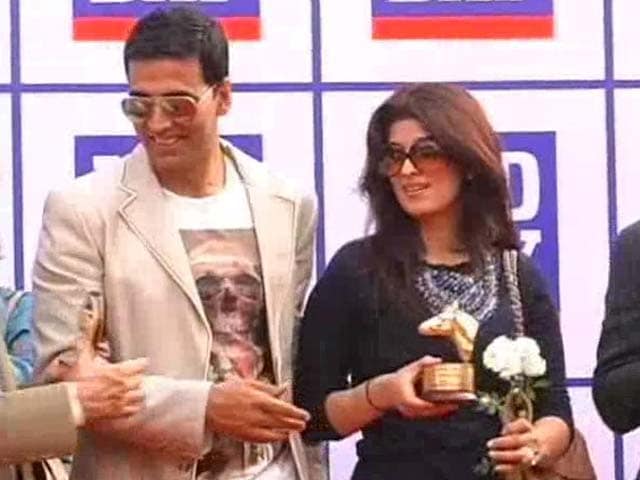Video : Twinkle Khanna Gets 'Booked'