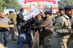 Police Drag Priests, Nuns, Children Into Buses During Protest in Delhi Police Drag Priests, Nuns, Children Into Buses During Protest in Delhi