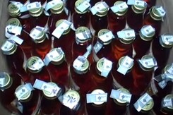 दिल्ली में चुनावों से पहले भारी मात्रा में शराब बरामद दिल्ली में चुनावों से पहले भारी मात्रा में शराब बरामद