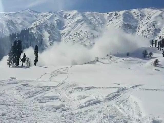 Video : One Person Dead as Avalanche Hits Gulmarg Again, Three Skiers Rescued
