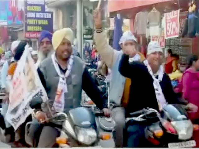 Videos : दिल्ली के सियासी झटके का असर पंजाब में