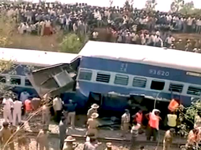 बेंगलुरु-एर्नाकुलम एक्स. पटरी से उतरी, 11 मरे