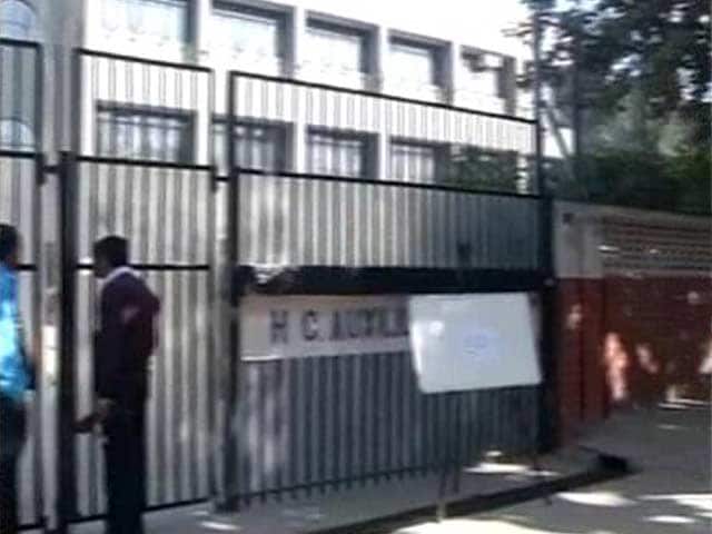 Video : PM Modi Asks Police Chief to Act After Break-in at Convent School in South Delhi