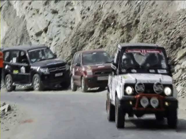 उत्तराखंड कार रैली में 35 टीमों ने दिखाया दम