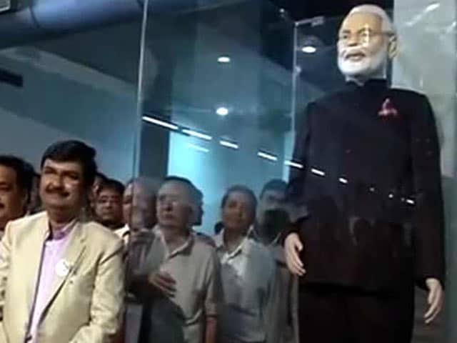 Video : Over 1-Crore Bid for PM's Suit, Congress Challenges the Auction