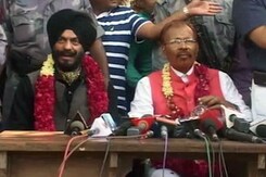 Controversial Gujarat Cop DG Vanzara Leaves Jail, Says '<i>Acche Din</i>' are Back Controversial Gujarat Cop DG Vanzara Leaves Jail, Says '<i>Acche Din</i>' are Back