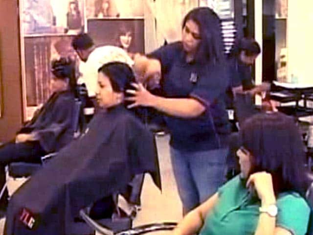 Video : Is Cosmetology a Right Career Option for You?