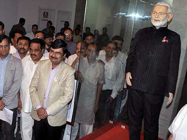 स्पीड न्यूज : पीएम मोदी के सूट की बोली 2 करोड़ के पार