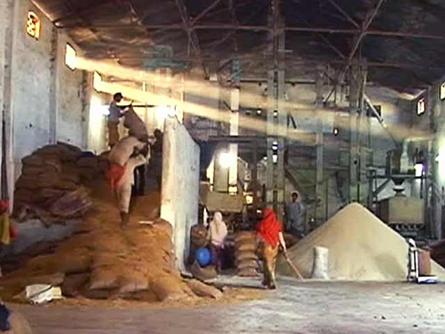 Videos : मुश्किलों से जूझता रायपुर का चावल उद्योग