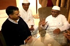 On Land Ordinance, Anna Hazare and Arvind Kejriwal Unite to Embarrass Centre On Land Ordinance, Anna Hazare and Arvind Kejriwal Unite to Embarrass Centre