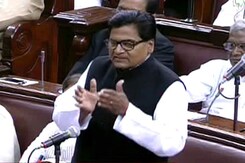 किसान ठगा से महसूस कर रहे : राम गोपाल यादव किसान ठगा से महसूस कर रहे : राम गोपाल यादव