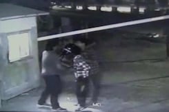 Security Guard of Rohtak Mall Beaten to Death With Sticks, Killers Caught on CCTV Security Guard of Rohtak Mall Beaten to Death With Sticks, Killers Caught on CCTV