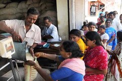 राशन के लिए 'आधार' जरूरी! सुप्रीम कोर्ट की अनदेखी राशन के लिए 'आधार' जरूरी! सुप्रीम कोर्ट की अनदेखी