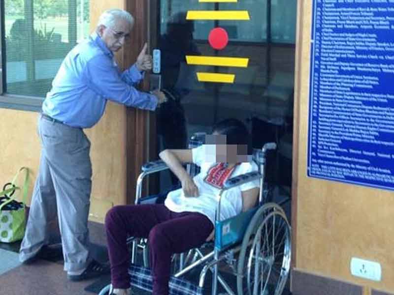 Video : VIP Culture Hurts This Elderly Couple at Udaipur Airport