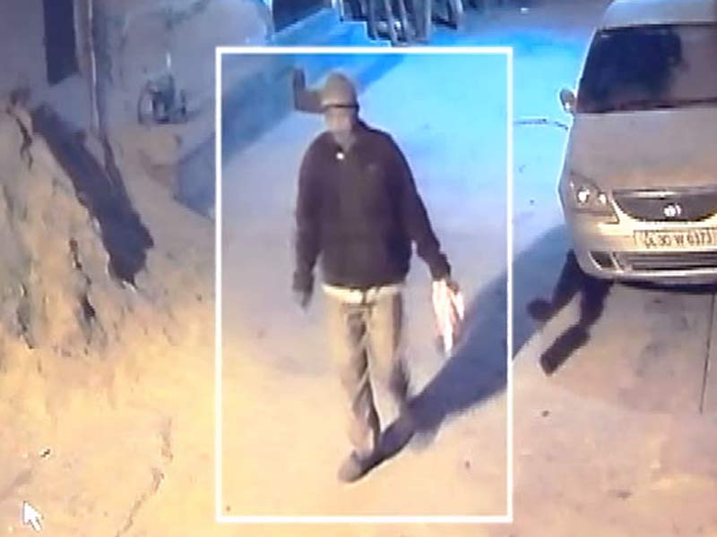 दिल्ली : अपनों से बदला लेने को लगाई आग, तीन की मौत