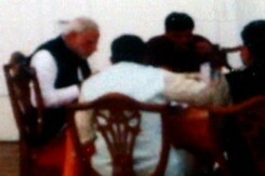 संसद की कैंटीन में पीएम संसद की कैंटीन में पीएम