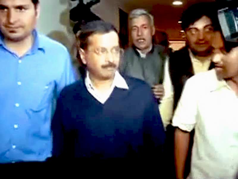 आप की पीएसी से योगेंद्र यादव और प्रशांत भूषण का जाना तय