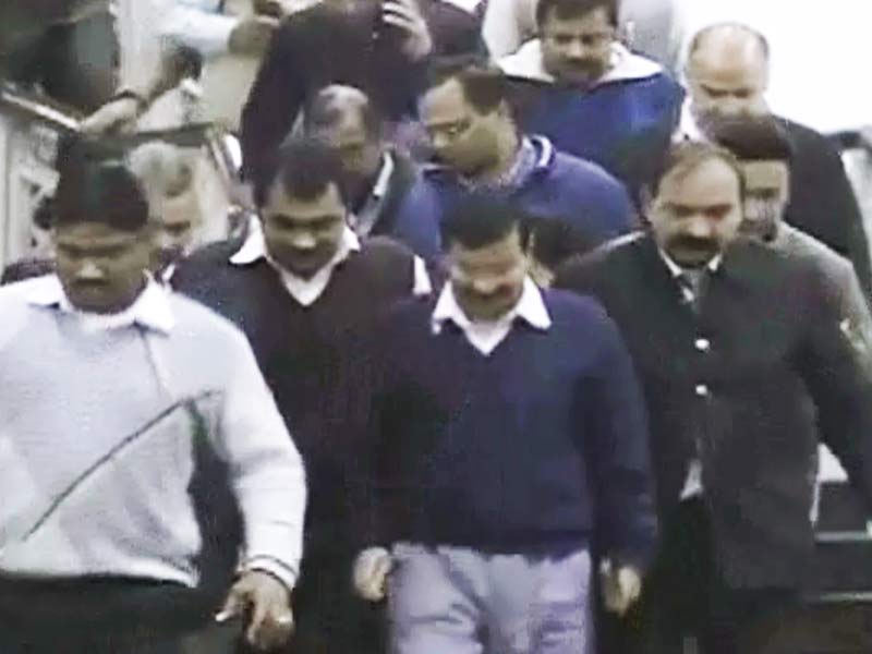 बड़ी खबर : केजरीवाल के कुनबे में कलह