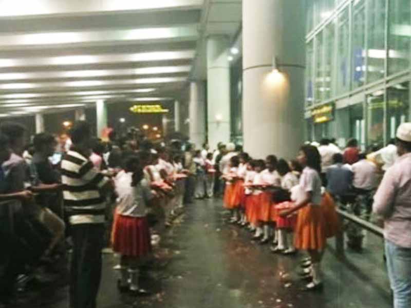 Dalmiya's VIP Welcome Marred as Bengal Cricket Officials Jostle With School Kids