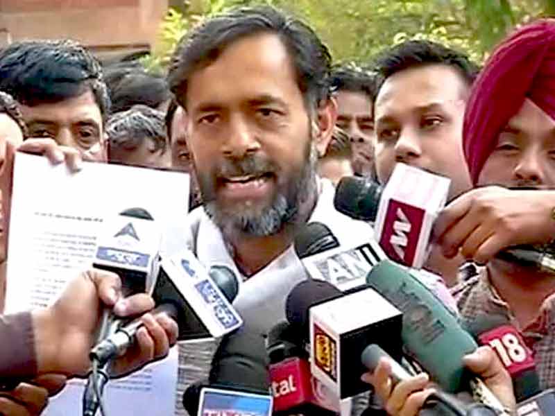 अब सामने आया योगेंद्र यादव का 'लेटर बम'