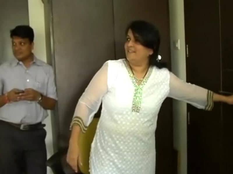 Video : Full-blown Crisis in AAP, Party Leader Anjali Damania Quits Citing Sting
