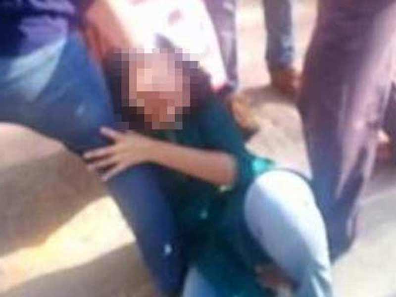 Video : Bengaluru Cop Filmed Beating, Kicking Daughter, Shamed on Facebook