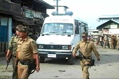 मणिपुर में लगातार बढ़ता खौफ मणिपुर में लगातार बढ़ता खौफ