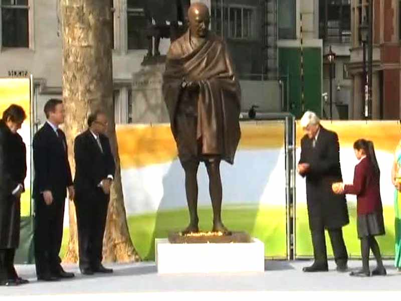 Video : Mahatma Gandhi Honoured by UK With a Statue at Parliament Square