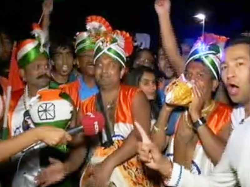 Videos : टीम इंडिया के शानदार प्रदर्शन से खुश फैंस