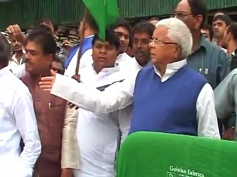 केंद्र की नीतियों के खिलाफ लालू ने निकाला मार्च