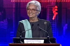 <i>Chak De</i> India, Says IMF Chief Christine Lagarde <i>Chak De</i> India, Says IMF Chief Christine Lagarde