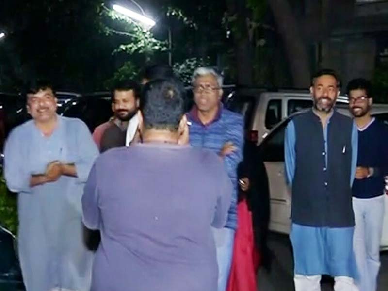 In AAP Leaders' Midnight Meeting With Yogendra Yadav, Signs of a Truce