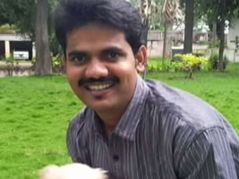 बेंगलुरु : IAS अफसर डीके रवि की मौत के विरोध में प्रदर्शन