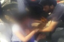 यूपी : लड़की और उसके दोस्त की पिटाई कर बनाया वीडियो यूपी : लड़की और उसके दोस्त की पिटाई कर बनाया वीडियो