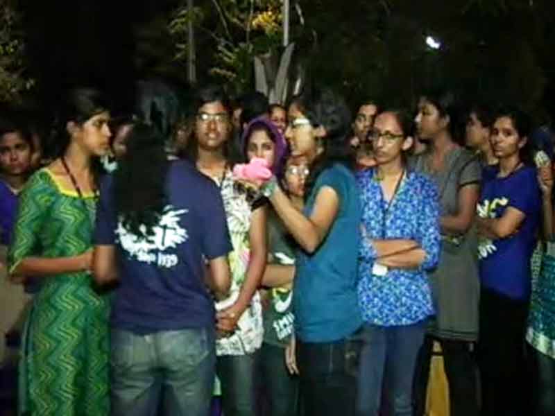 Thiruvananthapuram: Students protest against water crisis   Thiruvananthapuram: Students protest against water crisis