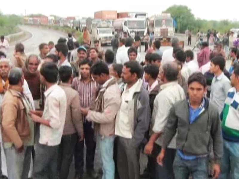 In Madhya Pradesh, Farmers Battle Unseasonal Rains, Mounting Debt
