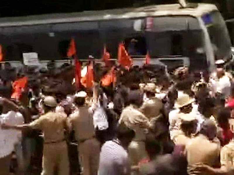 Video : Protests Turn Violent in Karnataka Over IAS Officer's Death; Rajnath Says Open to CBI Probe