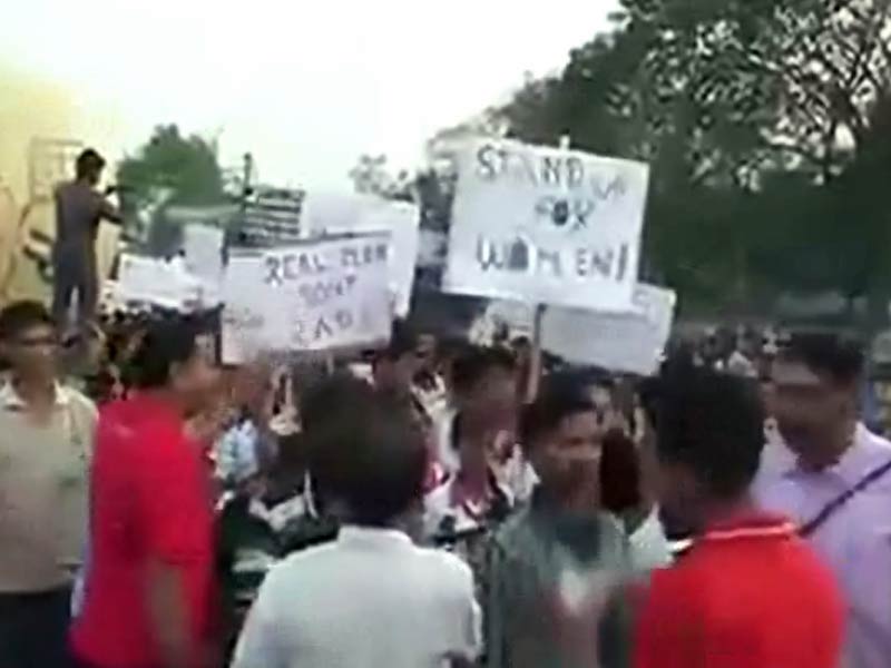 गैंगरेप पीड़ित बुजुर्ग नन ने कोलकाता छोड़ा गैंगरेप पीड़ित बुजुर्ग नन ने कोलकाता छोड़ा