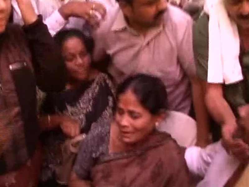 IAS Officer's Death: Karnataka to Announce CBI Probe After Sonia Gandhi Steps In, Say Sources